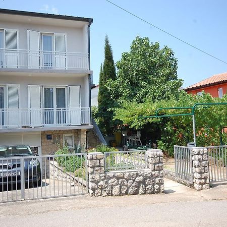 Apartments Jakobi By El-Pi Tours Njivice Esterno foto